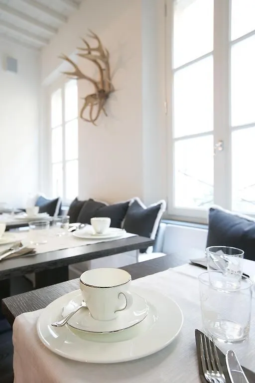 Hall Suites 엠폴리 B&B