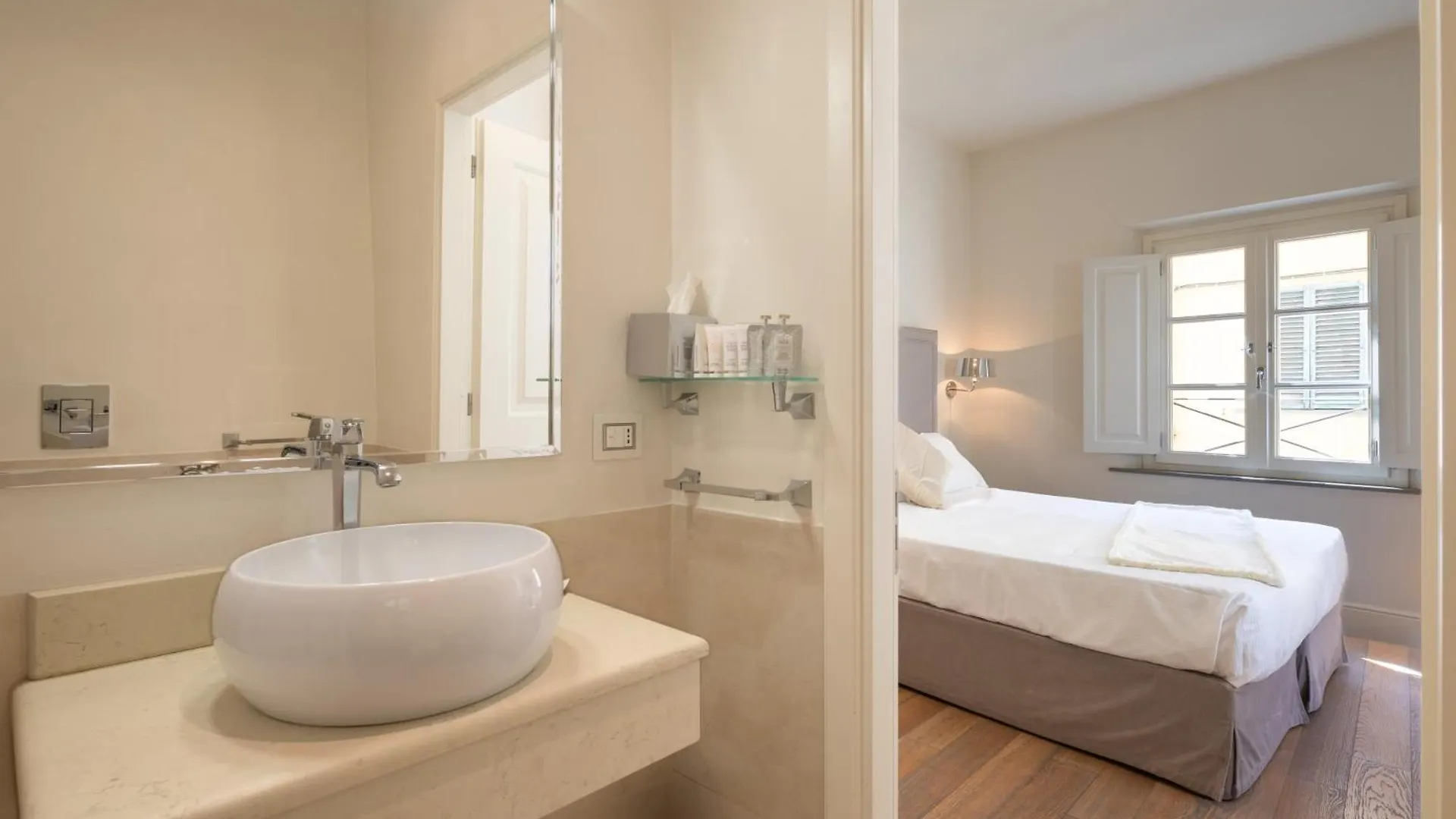 B&B Hall Suites 엠폴리